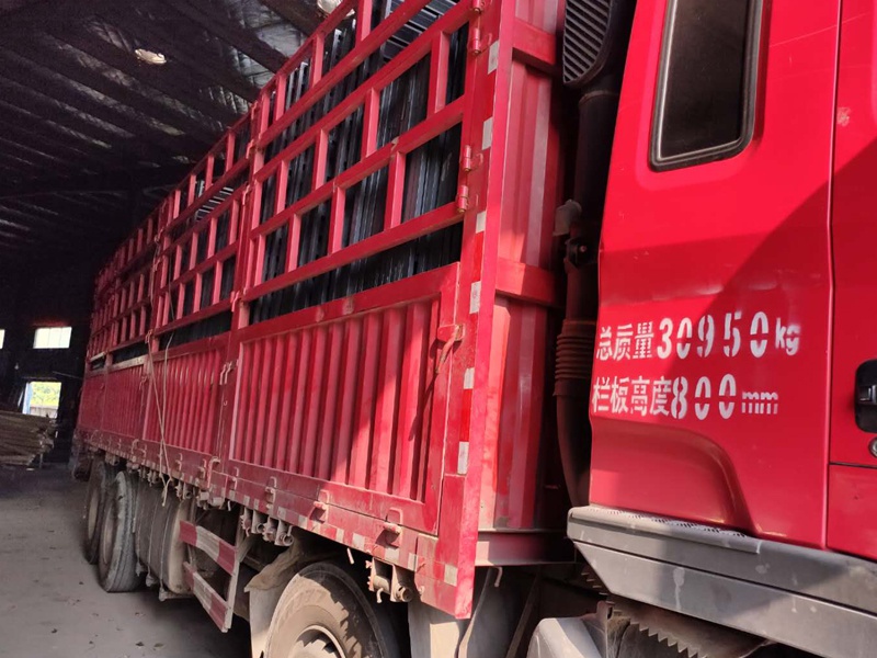 金用護(hù)欄2020年8月25日鋅鋼百葉窗發(fā)貨！