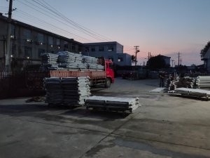 金用護欄2020年9月19日鋅鋼百葉窗發(fā)貨！