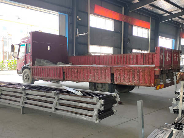 金用護(hù)欄2020年9月30日鋅鋼陽臺(tái)護(hù)欄發(fā)貨！