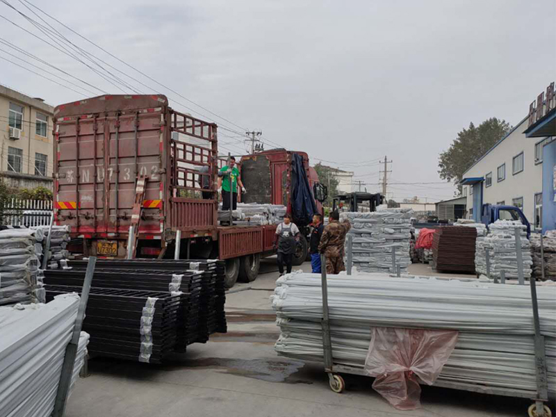 金用護(hù)欄2020年10月26日上午鋅鋼陽(yáng)臺(tái)護(hù)欄發(fā)貨！