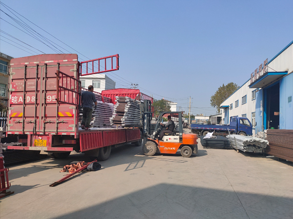 金用護欄2020年10月26日上午鋅鋼飄窗護欄發(fā)貨！