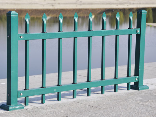 鋅鋼護欄為什么不容易生銹？