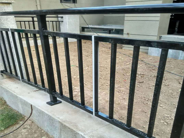 定制陽臺護(hù)欄，這三點一定要搞清楚！