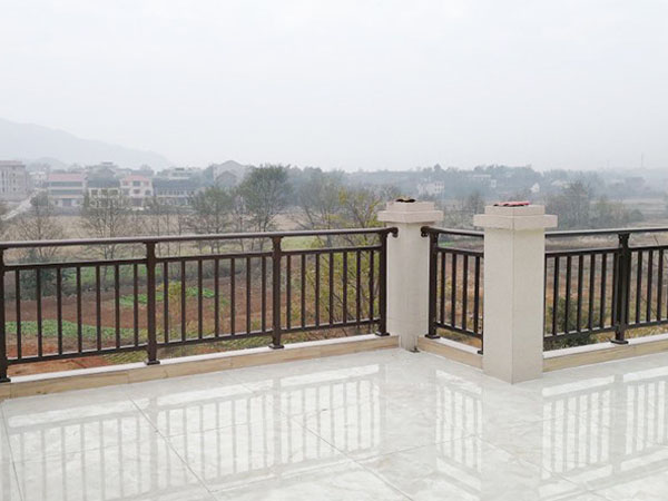 鋅鋼護(hù)欄多少錢一米？