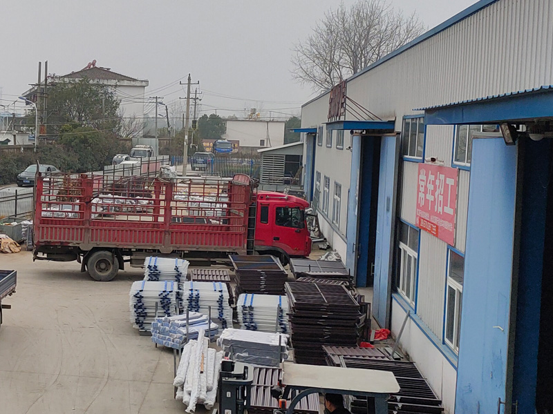 金用護欄2020年12月10日鋅鋼百葉窗發貨！