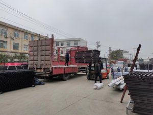 金用護欄2020年12月11日鋅鋼百葉窗發貨！