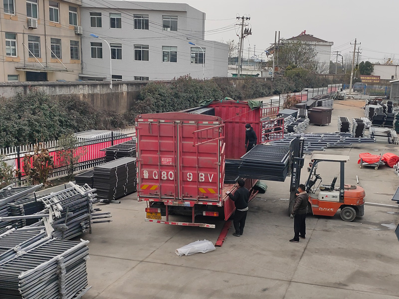 金用護欄2020年12月14日鋁合金百葉窗發貨！