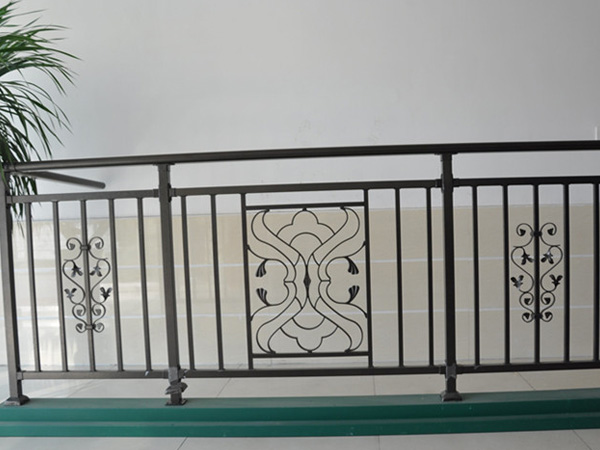 鋅鋼護欄為什么比較耐用？