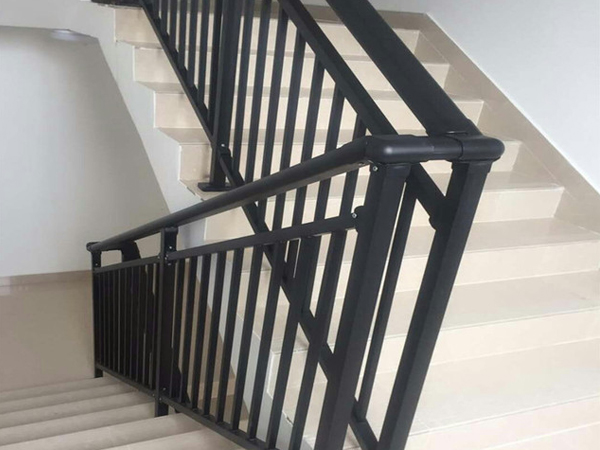 樓梯扶手如何選？