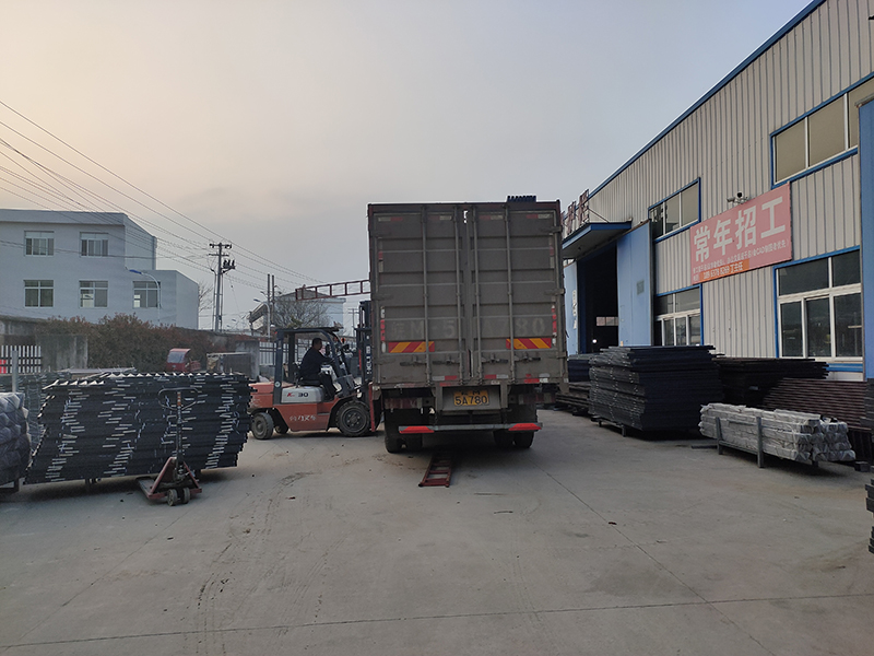 金用護(hù)欄2021年3月13日百葉窗發(fā)貨！