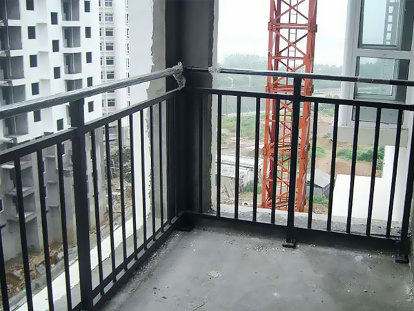 陽(yáng)臺(tái)欄桿怎么選擇？