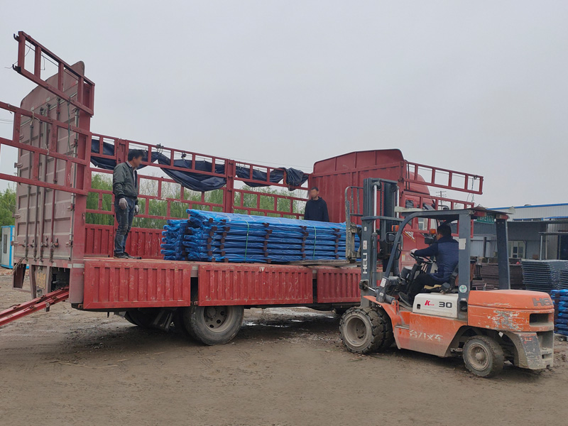 金用護欄2021年3月31日鋅鋼連廊欄桿發貨！