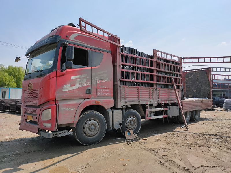 金用護(hù)欄2021年4月8日鋅鋼百葉窗發(fā)貨！