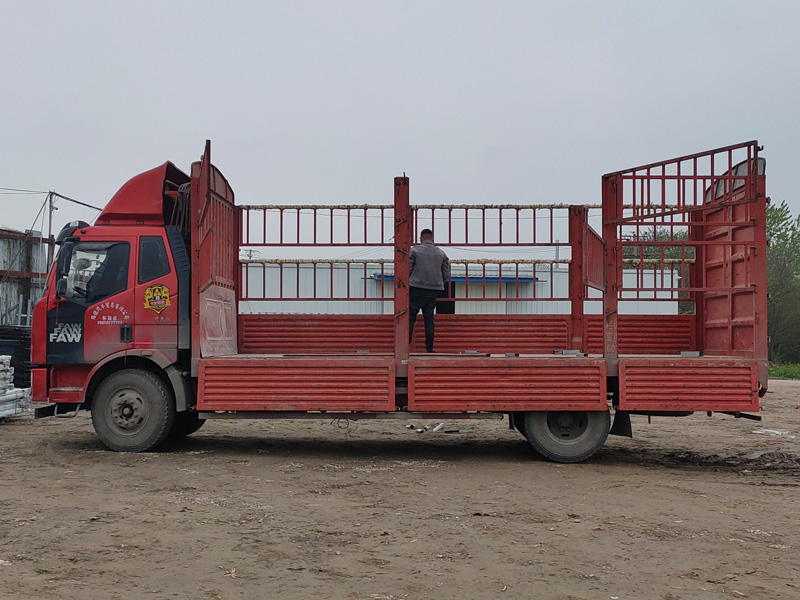 金用護欄2021年4月12日鋅鋼連廊欄桿發貨！