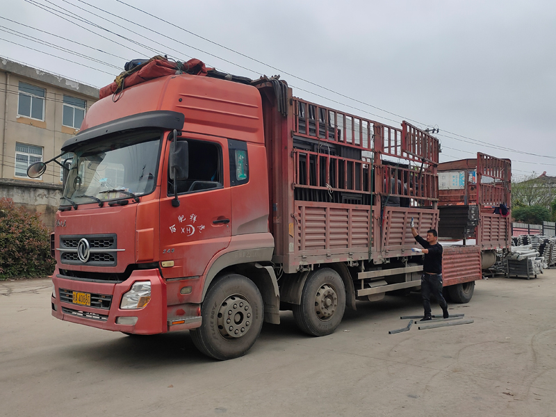 金用護欄2021年4月22日鋁合金百葉窗發(fā)貨！