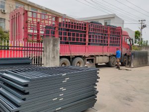 金用護欄2021年5月6日鋅鋼百葉窗發貨！