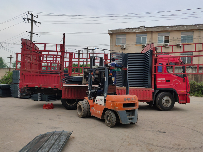 金用護(hù)欄2021年5月31日通風(fēng)百葉窗發(fā)貨！