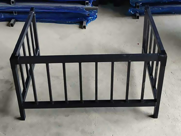 空調護欄哪種材質最值得選？