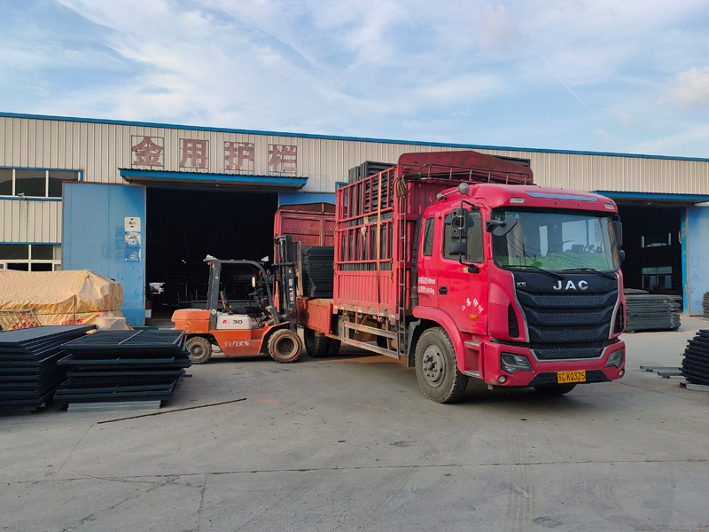 金用護(hù)欄2021年7月24日鋅鋼百葉窗發(fā)貨！