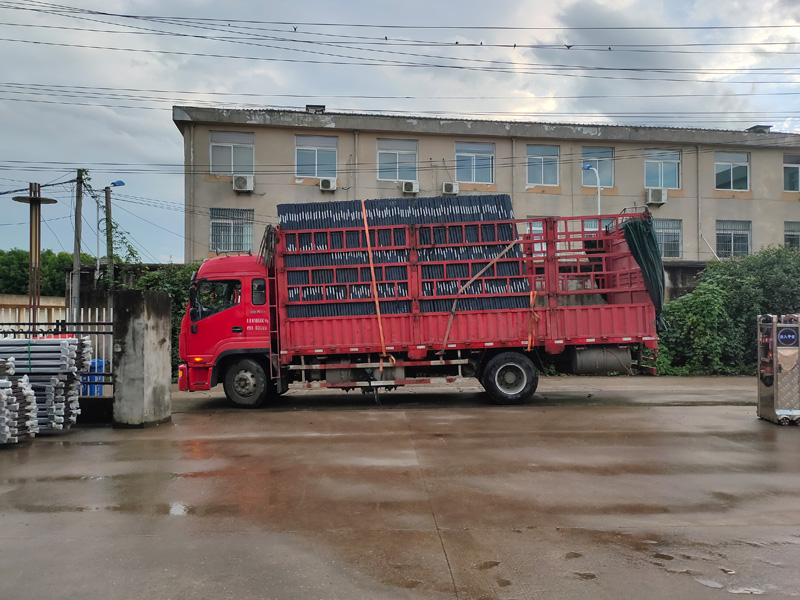 金用護欄2021年8月20日鋅鋼百葉窗發(fā)貨！