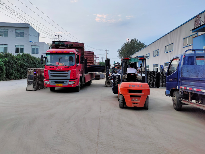 金用護(hù)欄2021年9月10日鋅鋼百葉窗發(fā)貨！