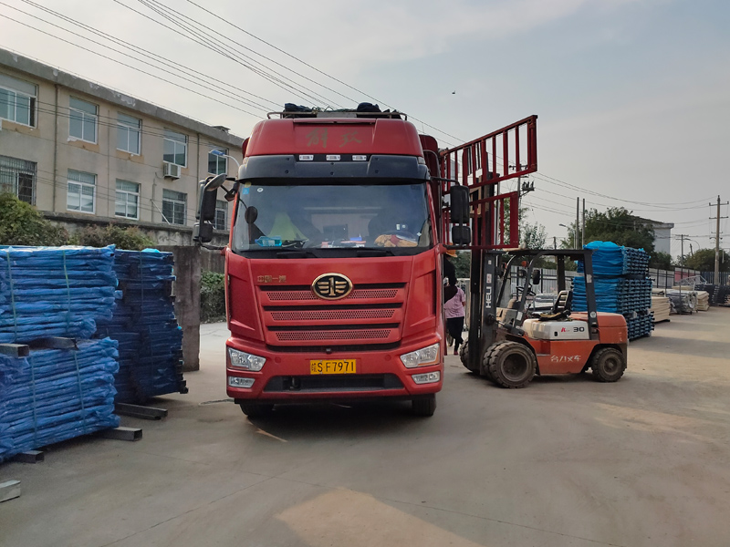 金用護欄2021年10月26日鋅鋼連廊護欄發貨！