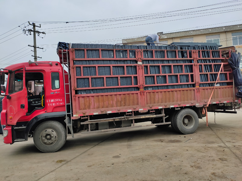 金用護(hù)欄2021年11月11日鋅鋼百葉窗發(fā)貨！