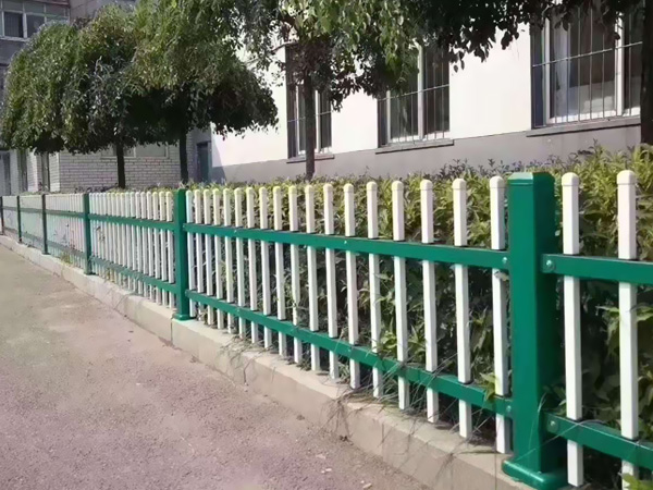 草坪護(hù)欄圖片大全