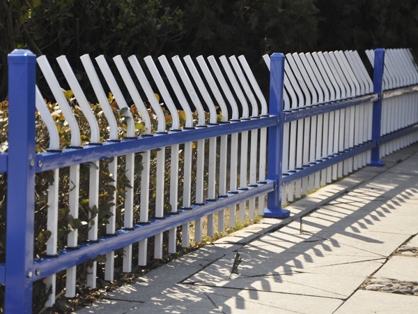 草坪護(hù)欄圖片大全