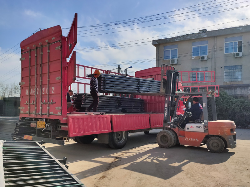 金用護(hù)欄2021年11月13日鋅鋼陽臺(tái)護(hù)欄發(fā)貨！