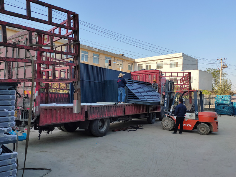 金用護欄2021年11月24日鋅鋼百葉窗發貨！