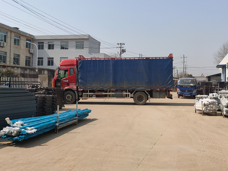 金用護欄2022年3月3日鋅鋼百葉窗裝車發(fā)貨！