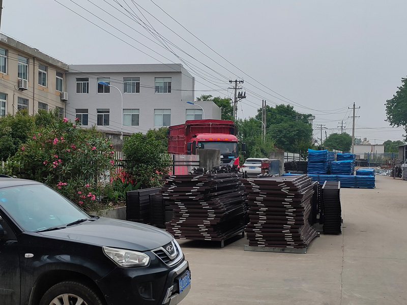 金用護欄2022年5月21日鋅鋼百葉窗裝車發(fā)貨！