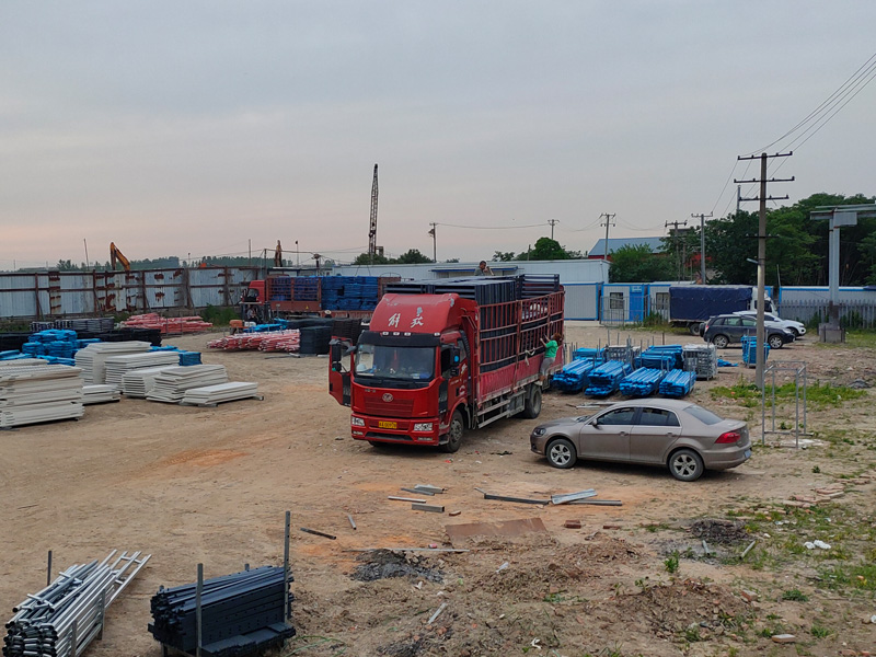 金用護欄2022年5月30日鋅鋼百葉窗裝車發貨! 金用護欄2022年5月30日鋅鋼百葉窗裝車發貨!