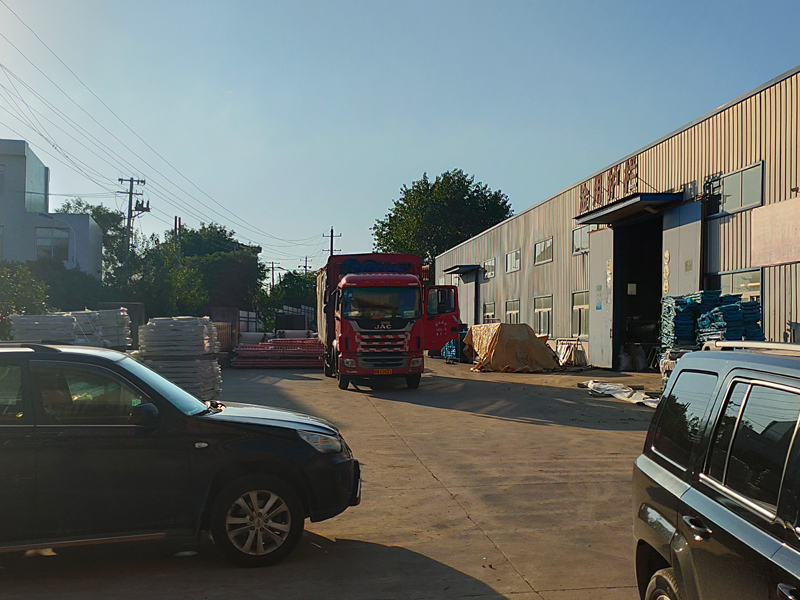 金用護欄2022年7月23日鋅鋼百葉窗裝車發貨！