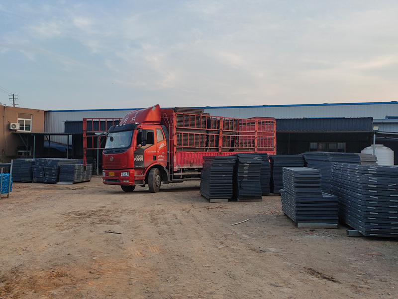 金用護欄2022年7月27日鋅鋼飄窗欄桿裝車發貨！