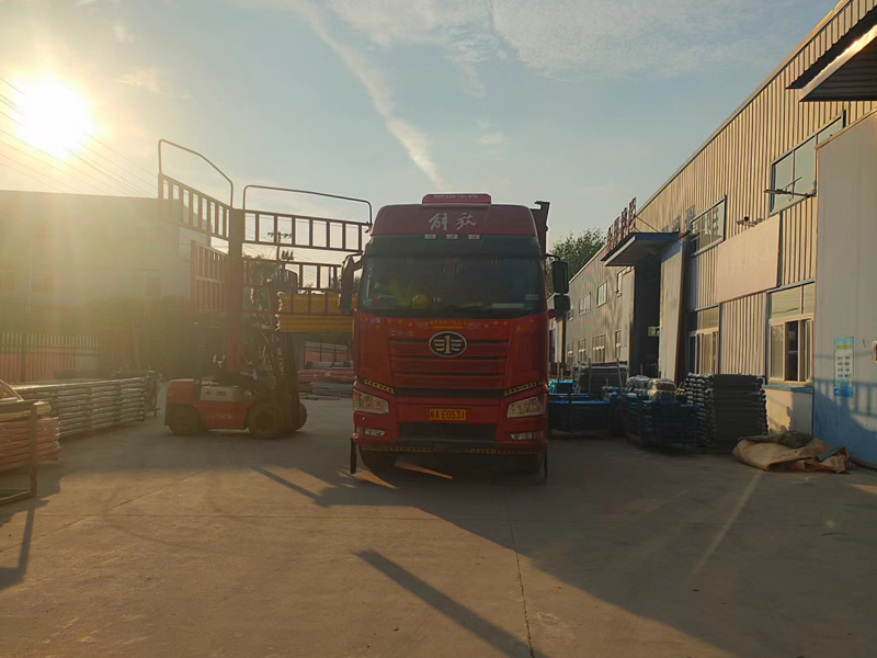 金用護欄2022年8月16日鋅鋼護欄裝車發貨！