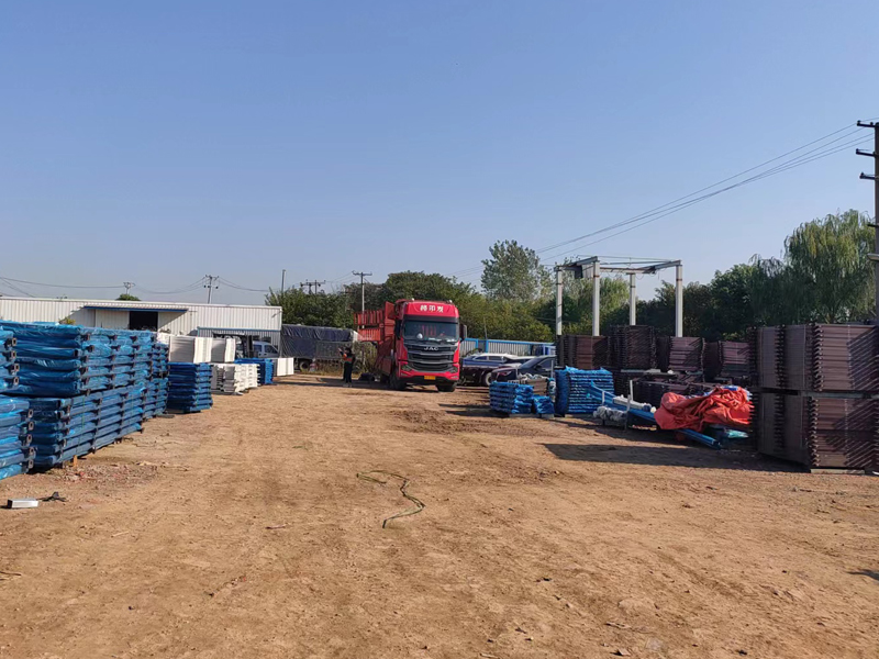 金用護(hù)欄2022年10月14日鋅鋼飄窗欄桿裝車(chē)發(fā)貨！