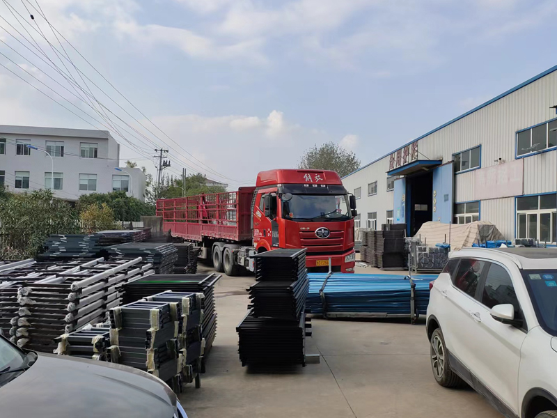 金用護(hù)欄2022年11月4日鋅鋼組裝護(hù)欄裝車發(fā)貨! 金用護(hù)欄2022年11月4日鋅鋼組裝護(hù)欄裝車發(fā)貨!