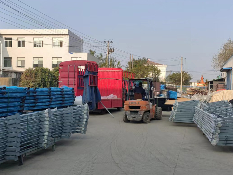 金用護欄2022年11月14日鋅鋼護窗欄桿裝車發貨！