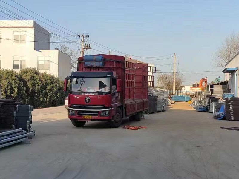 金用護(hù)欄2022年12月19日鋅鋼空調(diào)護(hù)欄裝車發(fā)貨！