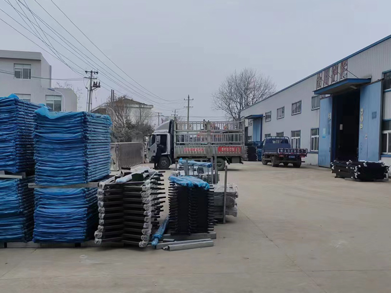 金用護欄2023年1月5日鋅鋼百葉窗裝車發(fā)貨！