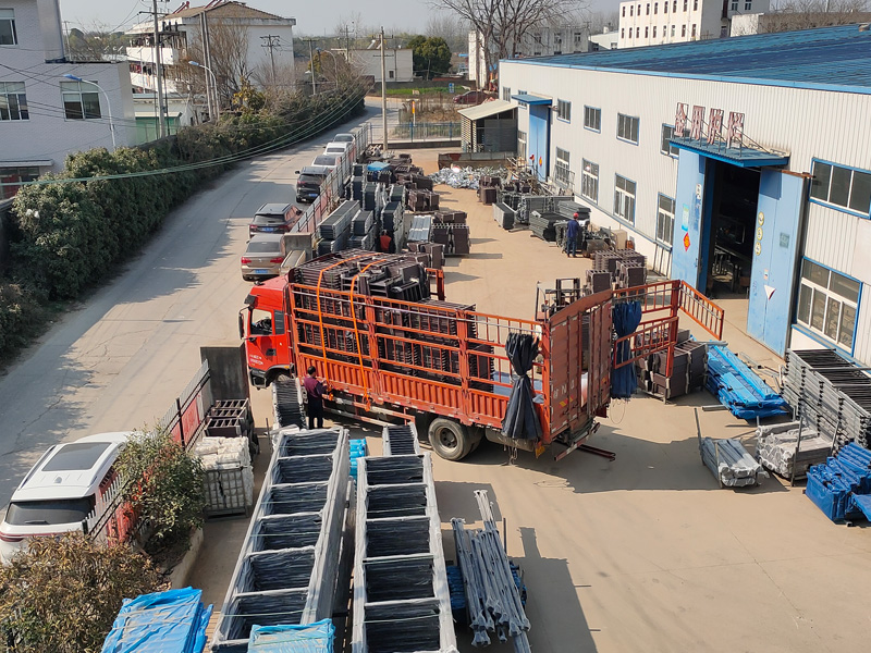 金用護欄2023年3月7日鋅鋼空調欄桿裝車發貨！