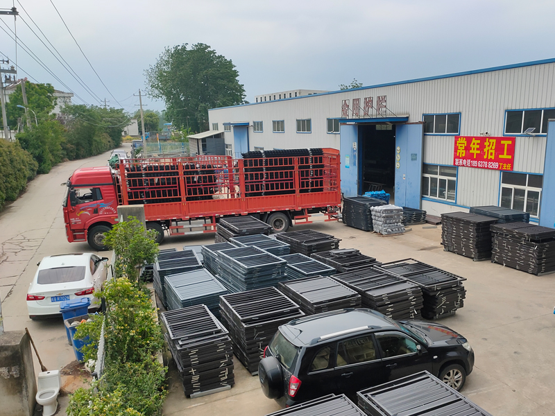 金用護(hù)欄2023年5月4日鋅鋼圍墻護(hù)欄裝車發(fā)貨！