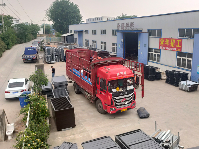 金用護(hù)欄2023年5月12日鋅鋼飄窗護(hù)欄裝車發(fā)貨！