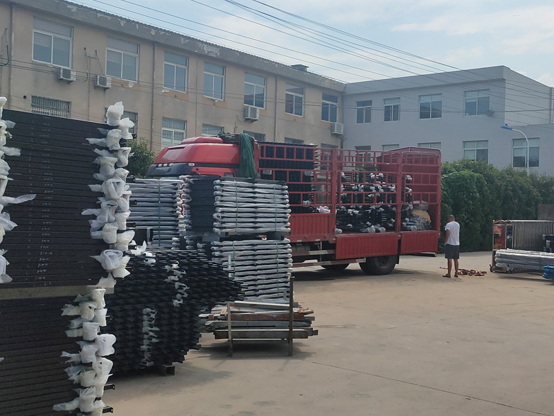 2023年7月11日鋅鋼圍墻護欄裝車發(fā)貨！