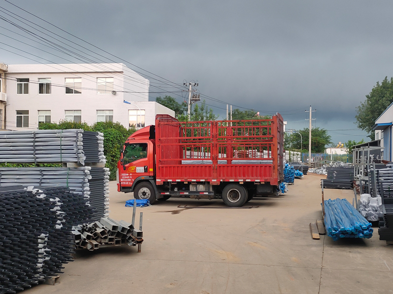 2023年7月22日鋅鋼組裝式護欄裝車發貨！