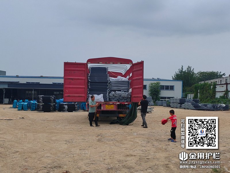 2023年8月23日鋅鋼陽臺欄桿裝車發貨！