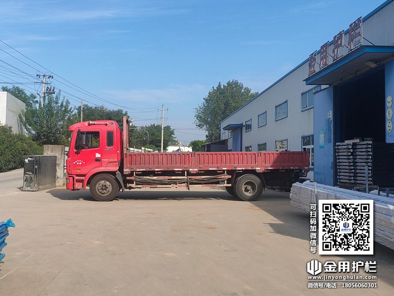 2023年9月1日鋅鋼組裝式護欄裝車發(fā)貨！