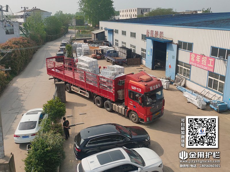 2024年4月16日鋅鋼飄窗護欄裝車發(fā)貨！